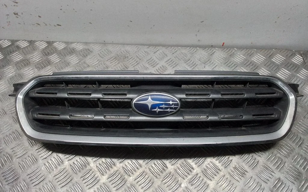 Front bumper upper radiator grill