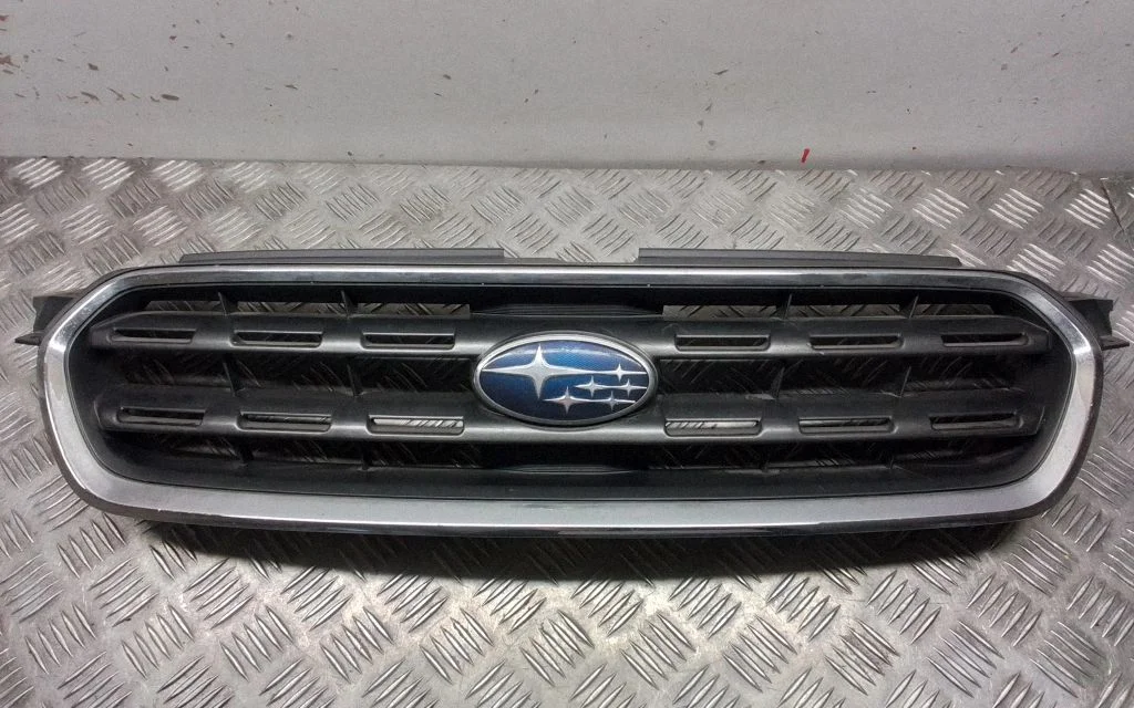 Front bumper upper radiator grill