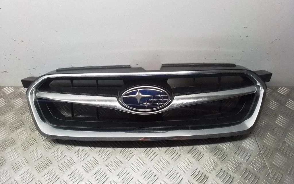 Esistange ülemine radiaatorivõre – Subaru Legacy (2007-2009)