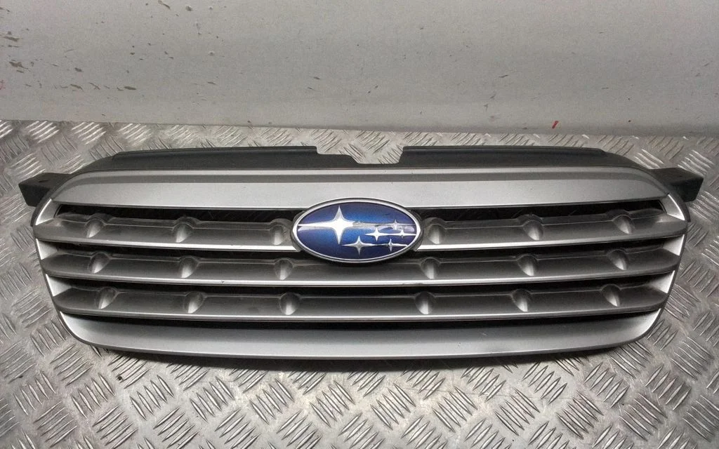 Front bumper upper radiator grill – Subaru Outback (2007-2009)