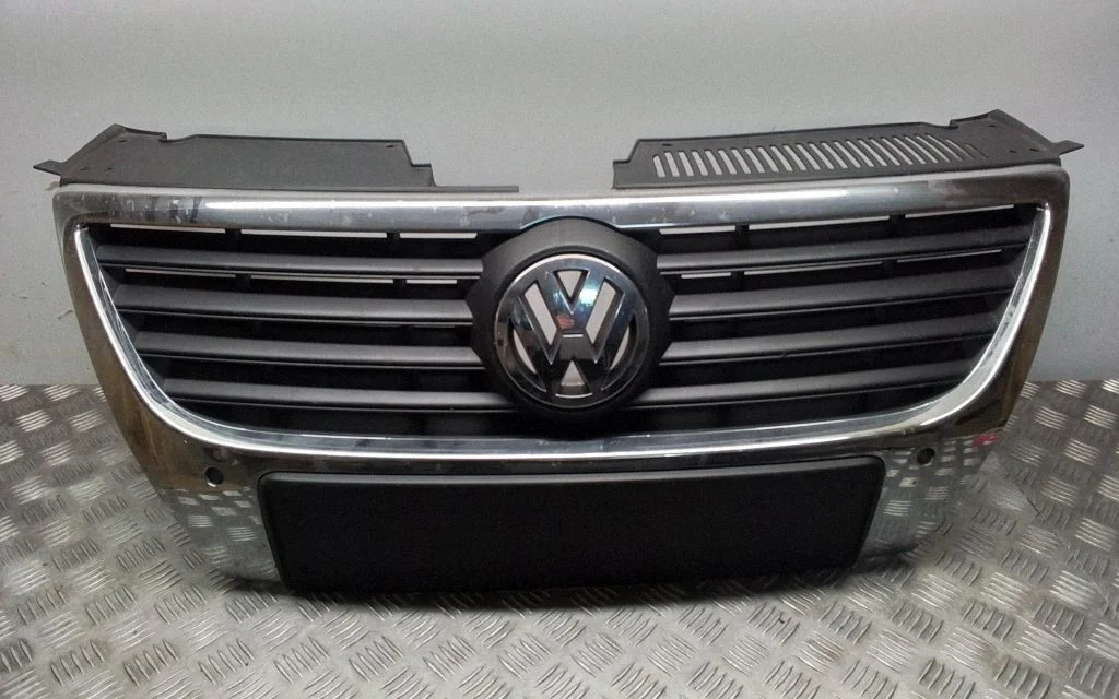 Atrapa górna (grill) 3C0853651D