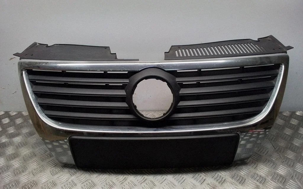 Atrapa górna (grill) 3C0853651D