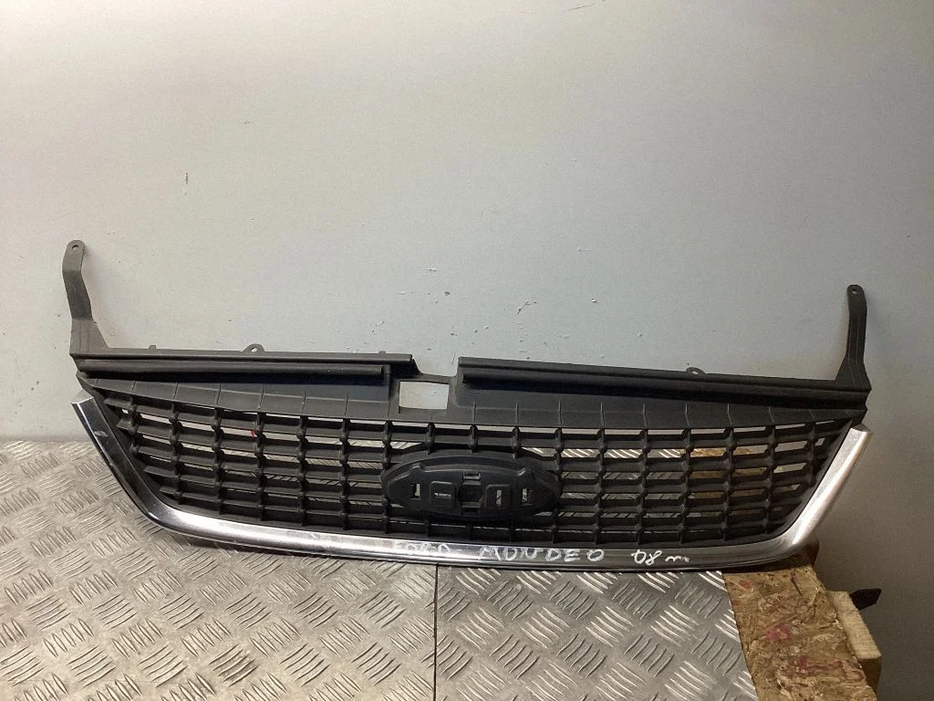 Front bumper upper radiator grill 7S718200A