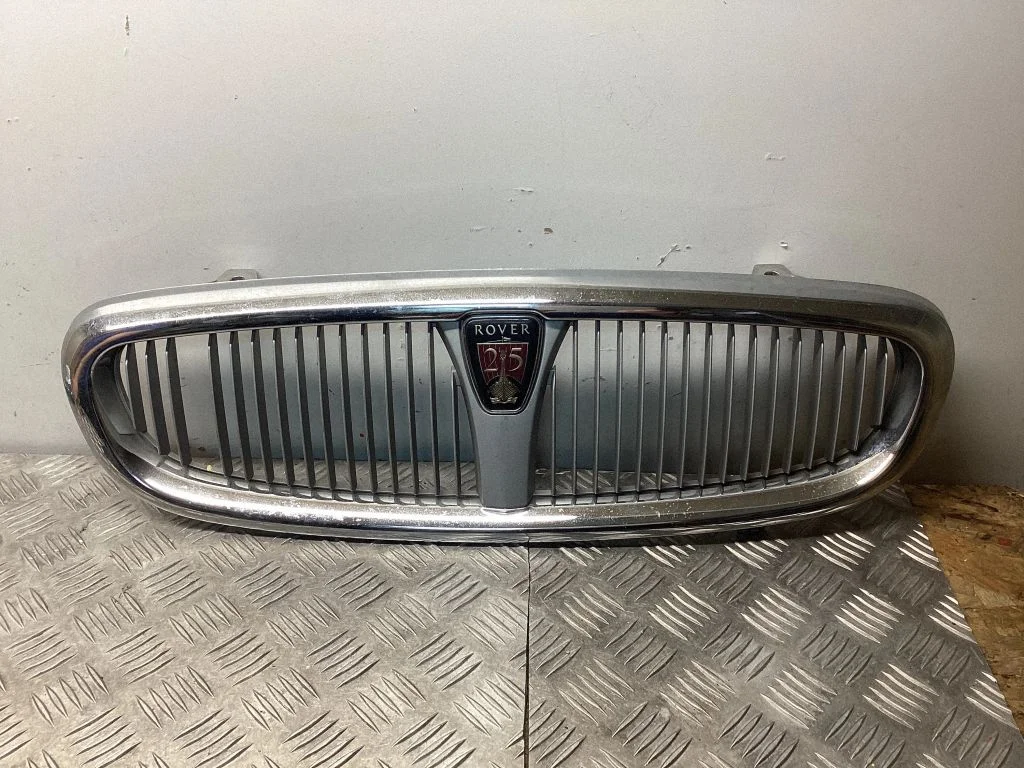 Front bumper upper radiator grill DHB000130