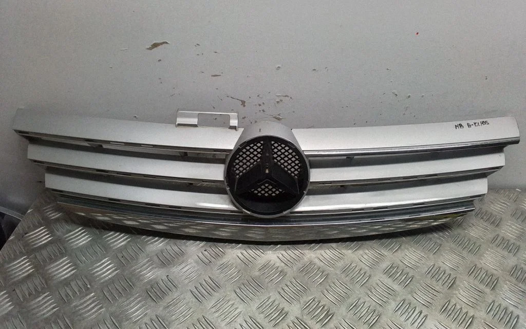 Front bumper upper radiator grill 1698800583