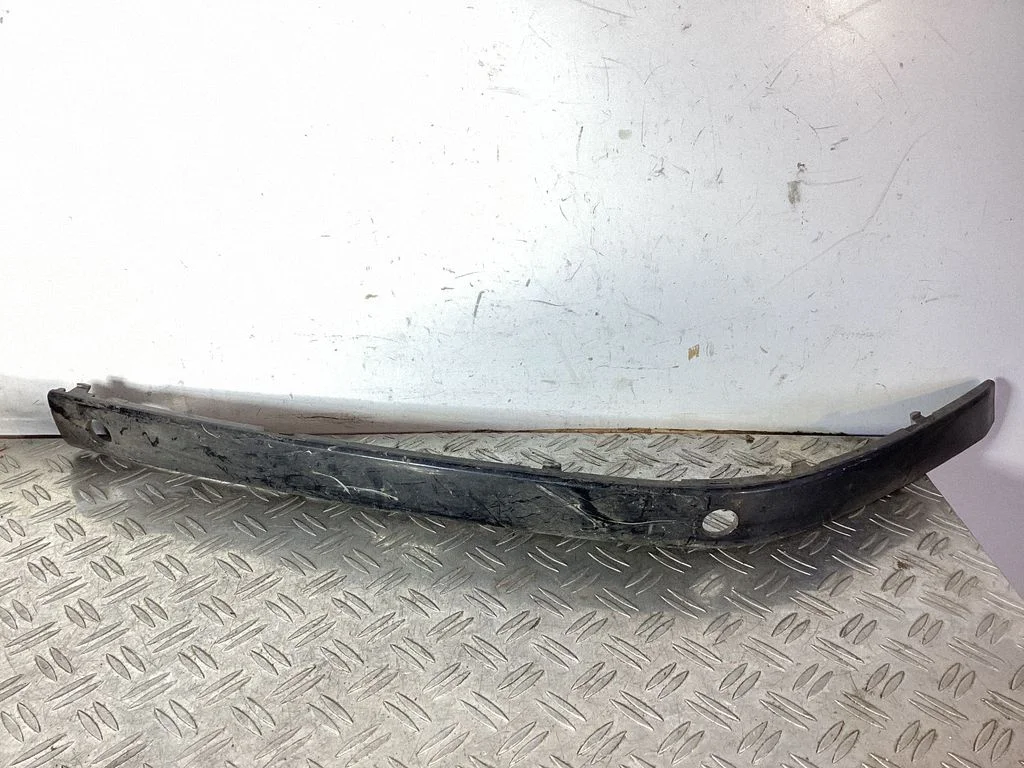 Front bumper splitter molding – BMW 7 Series E65 E66 (2001-2008)