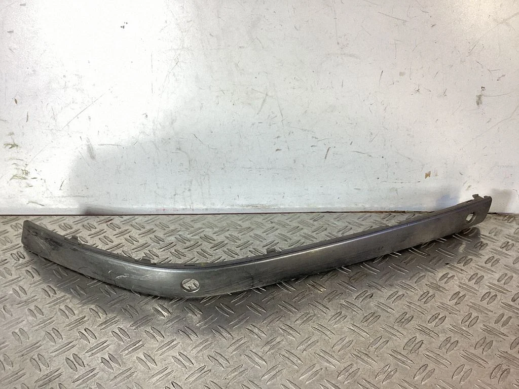 Front bumper splitter molding – BMW 7 Series E65 E66 (2001-2008)