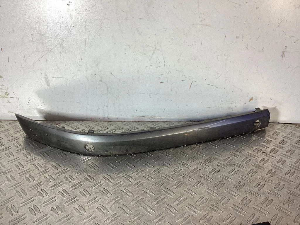Front bumper splitter molding – BMW 7 Series E65 E66 (2001-2008)