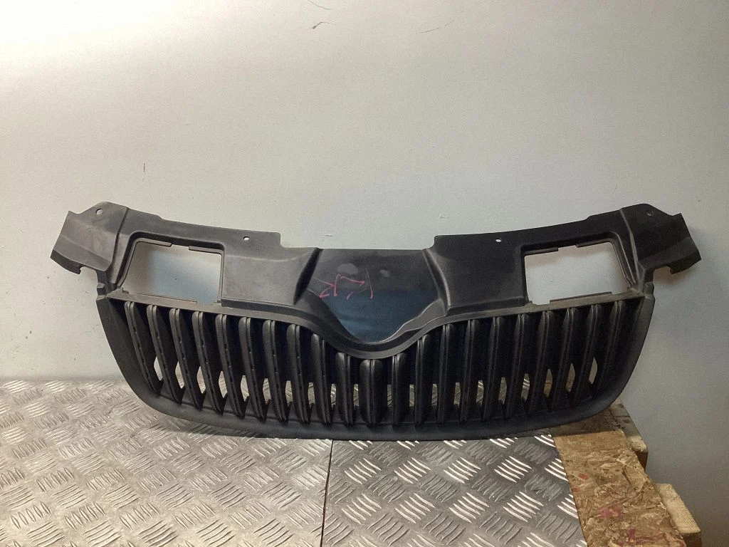 Atrapa górna (grill) 5J0853668