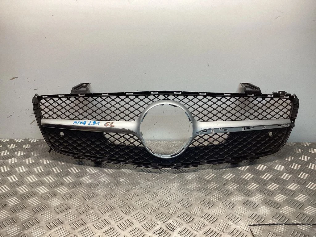Esistange ülemine radiaatorivõre – Mercedes-Benz SL-klass R231 (2012-2017)