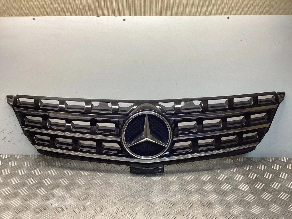 Esistange ülemine radiaatorivõre – Mercedes-Benz ML-klass W166 (2012-2017)
