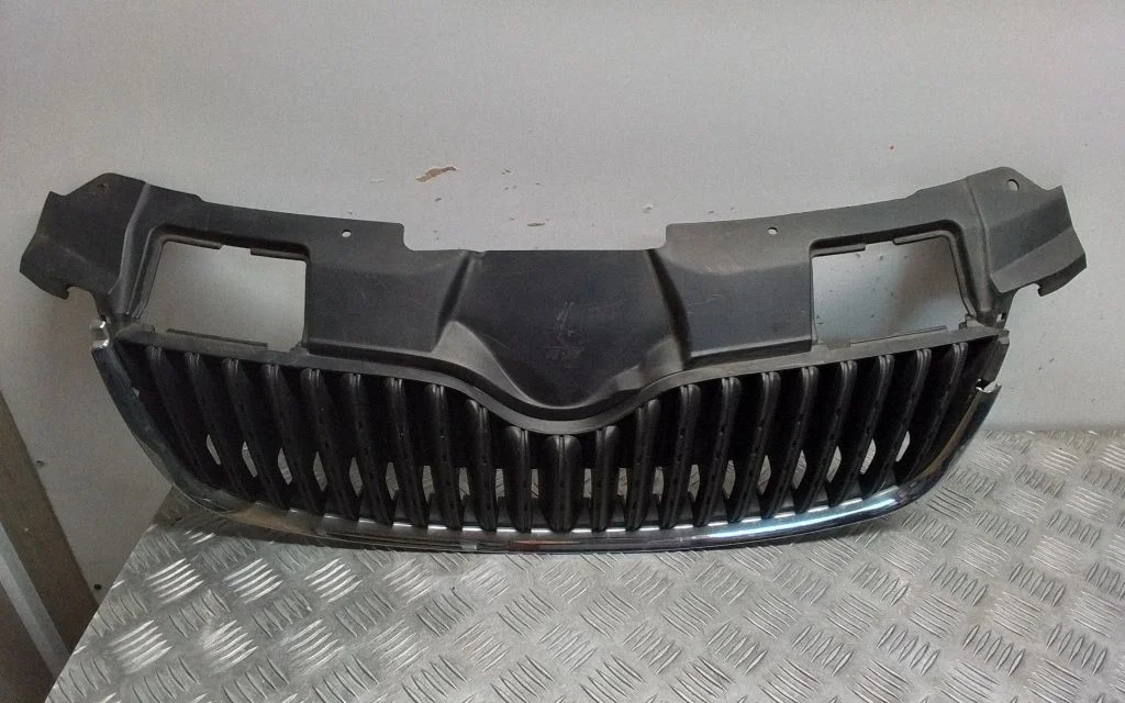 Atrapa górna (grill) 5J0853668A