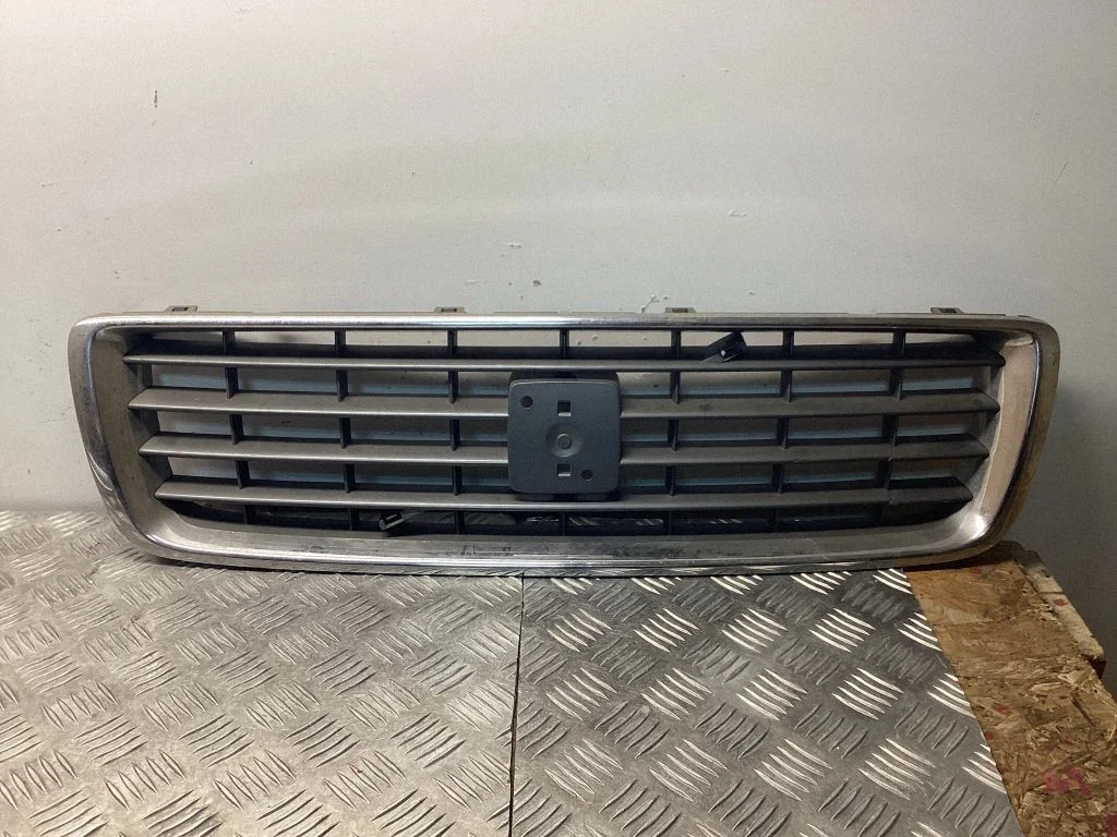 Esistange ülemine radiaatorivõre – Volvo S80 (2007-2013)