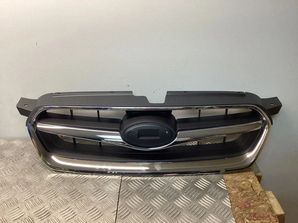 Esistange ülemine radiaatorivõre – Subaru Legacy (2007-2009)