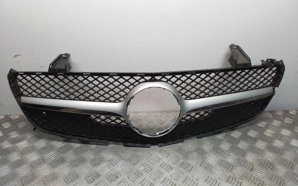 Esistange ülemine radiaatorivõre – Mercedes-Benz SL-klass R231 (2012-2017)