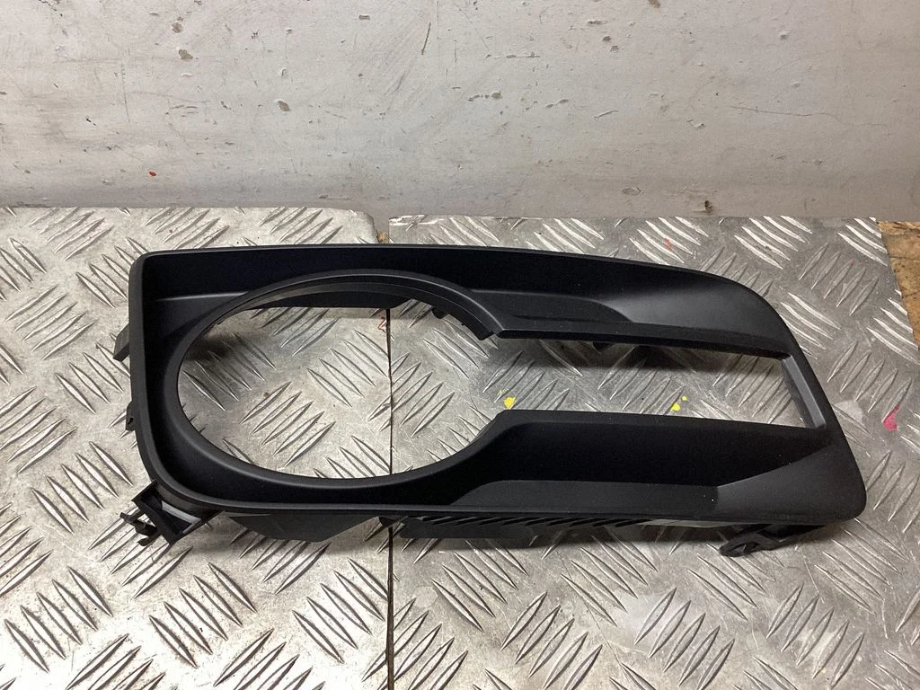 Front fog light trim/grill EHY150C11