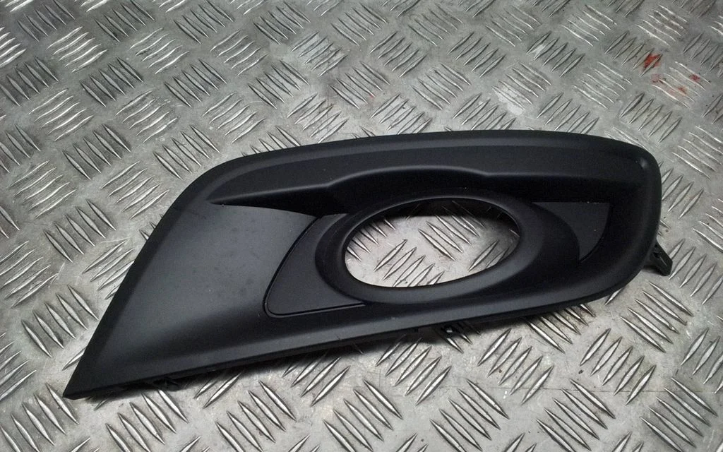 Front fog light trim/grill BS3E50C21