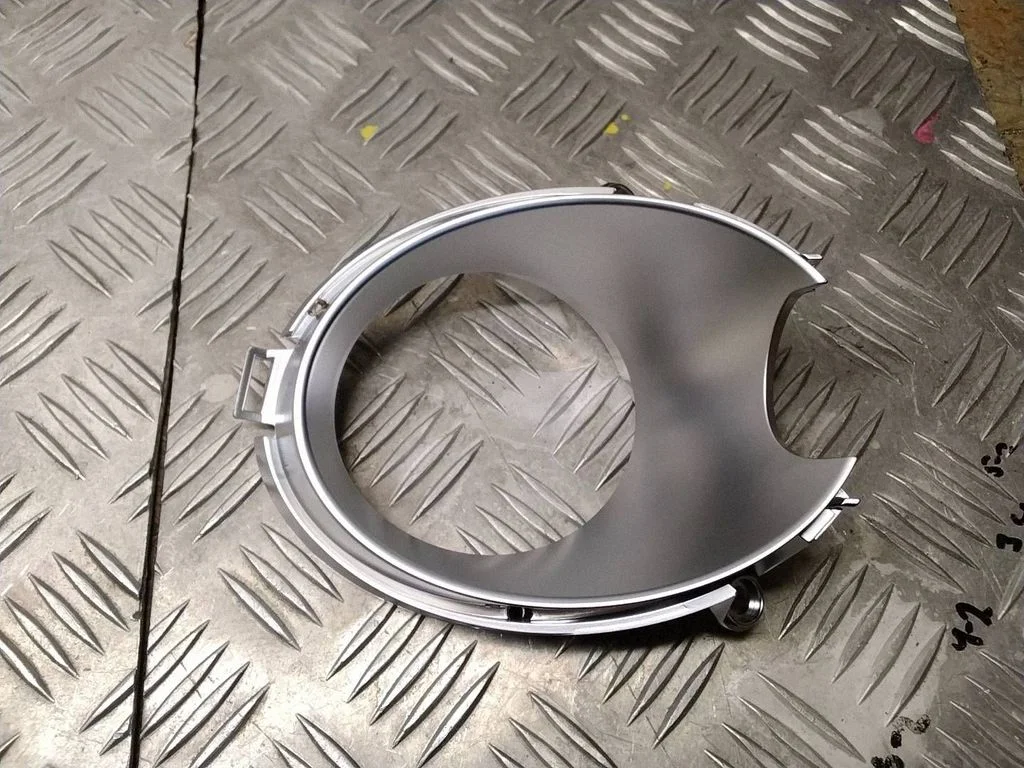 Front fog light trim/grill EHY150C22