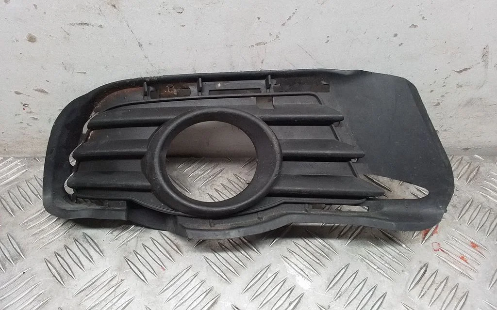 Front fog light trim/grill A2048850223