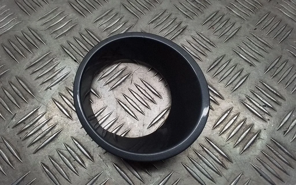 Kratka / ramka halogenu 8403073