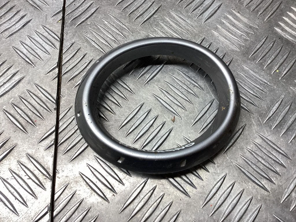 Front fog light trim/grill 62257CC20A