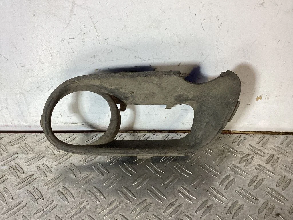 Front fog light trim/grill 7L6853664F