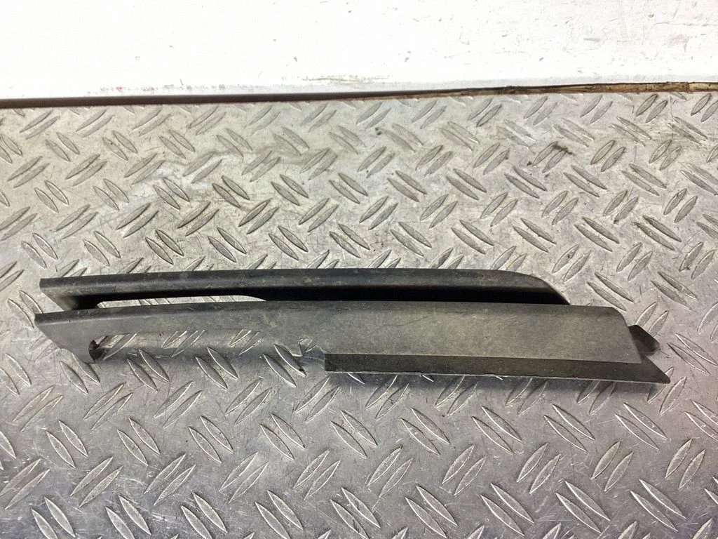 Front fog light trim/grill 51117032613