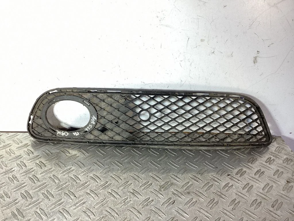 Front fog light trim/grill A1718851123