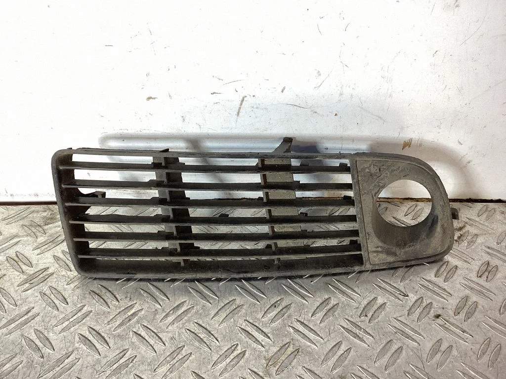 Kratka / ramka halogenu 4B0807682M