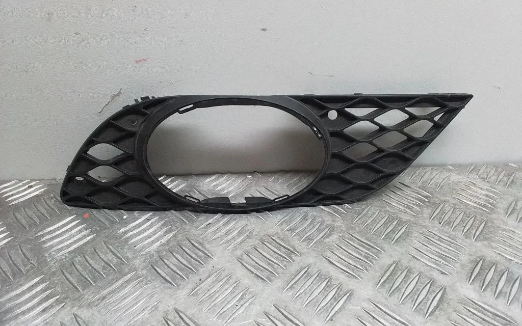 Front fog light trim/grill 2118850522