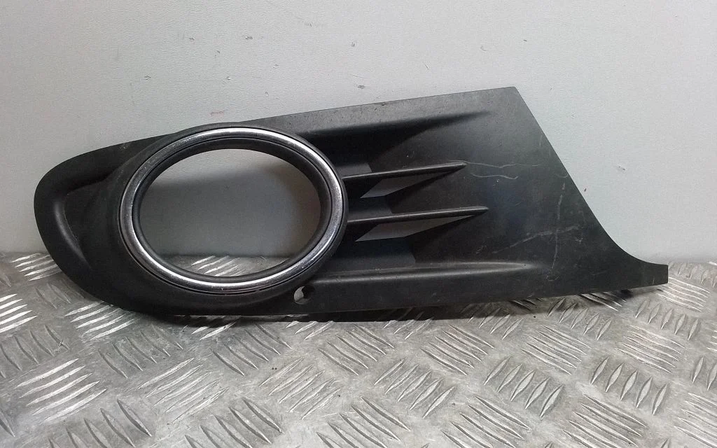 Front fog light trim/grill – Volkswagen Golf Plus (2005-2013)
