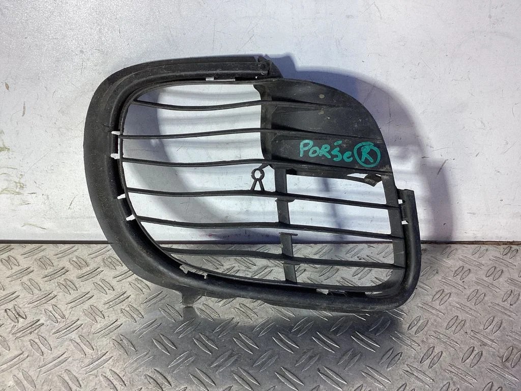Front fog light trim/grill 99650556400