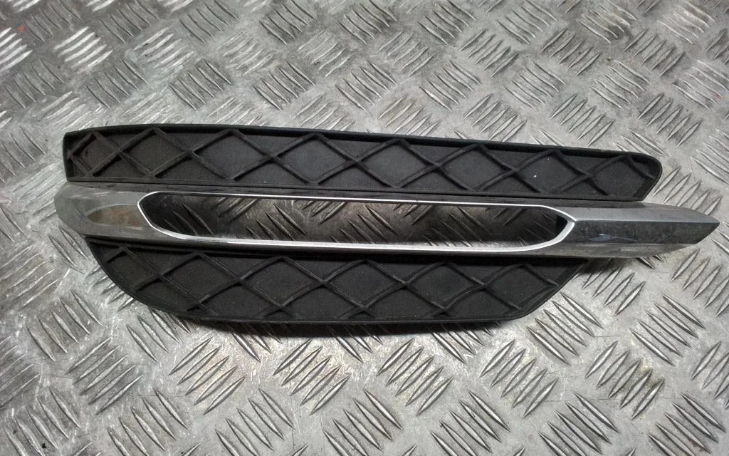 Front fog light trim/grill A2048803224