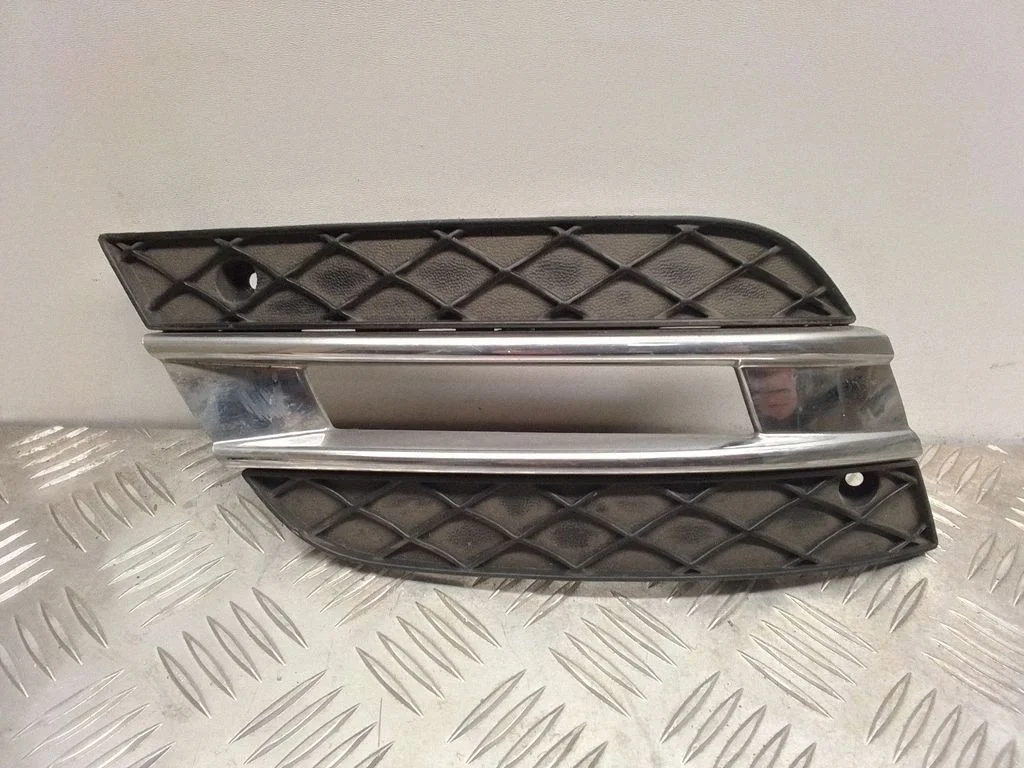 Kratka / ramka halogenu – Mercedes-Benz Klasa GL X164 (2006-2012)