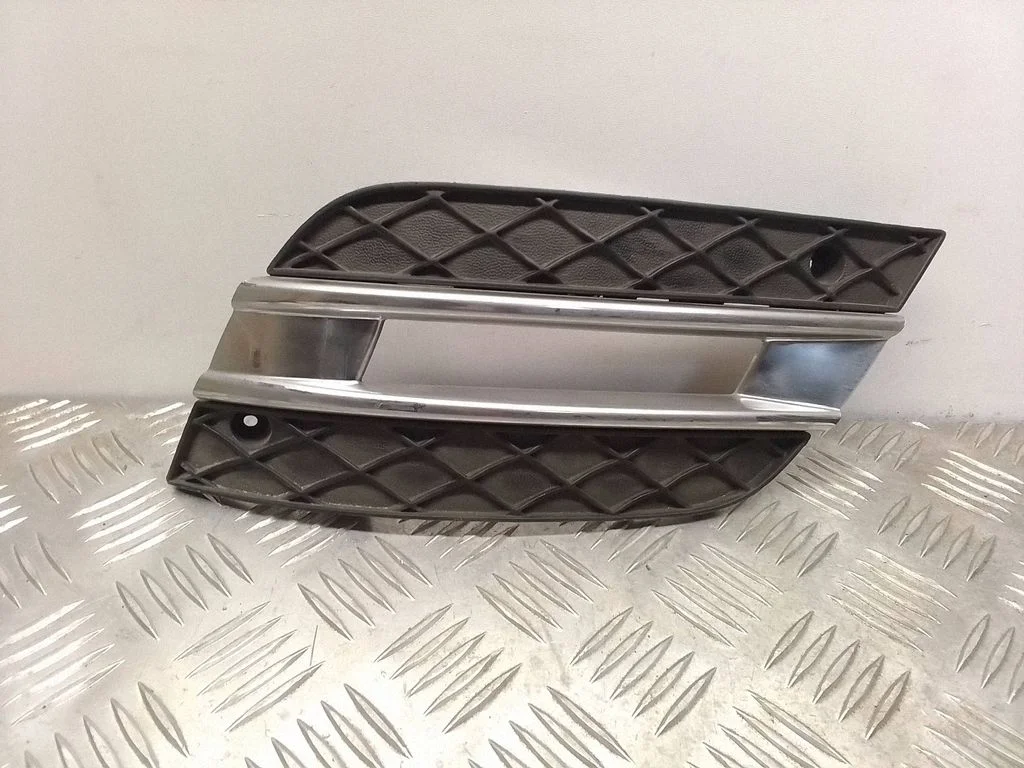 Kratka / ramka halogenu – Mercedes-Benz Klasa GL X164 (2006-2012)