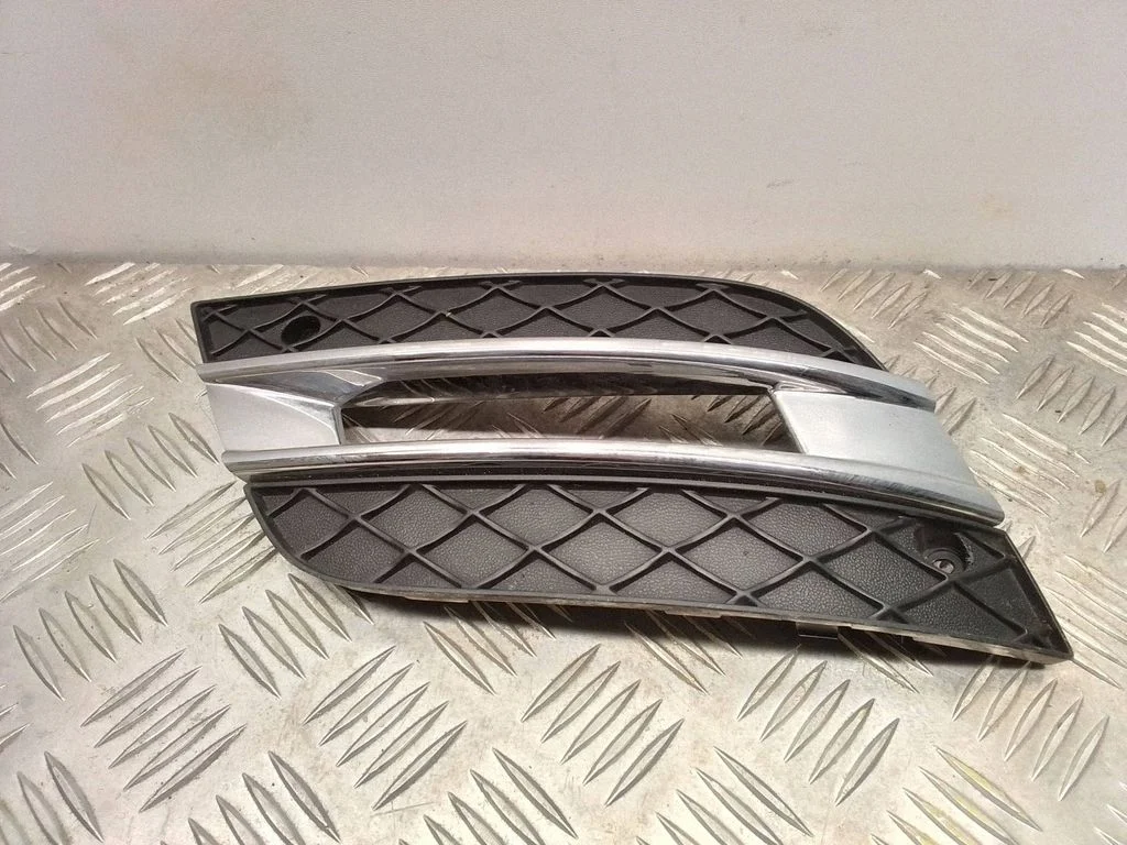 Kratka / ramka halogenu – Mercedes-Benz Klasa GL X164 (2006-2012)