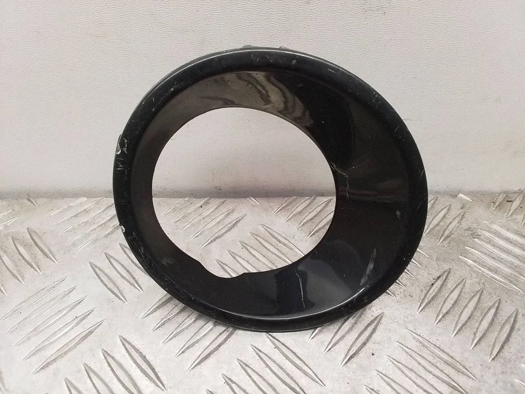 Kratka / ramka halogenu – BMW X5 E53 (1999-2006)