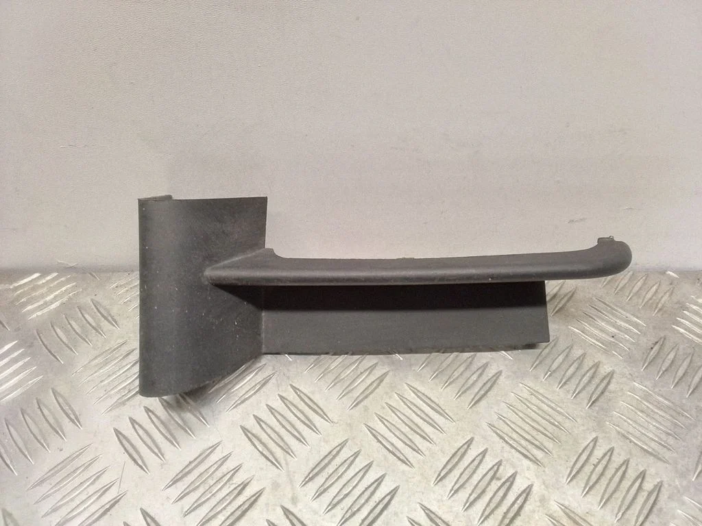 Kratka / ramka halogenu – BMW Seria 7 E65 E66 (2001-2008)