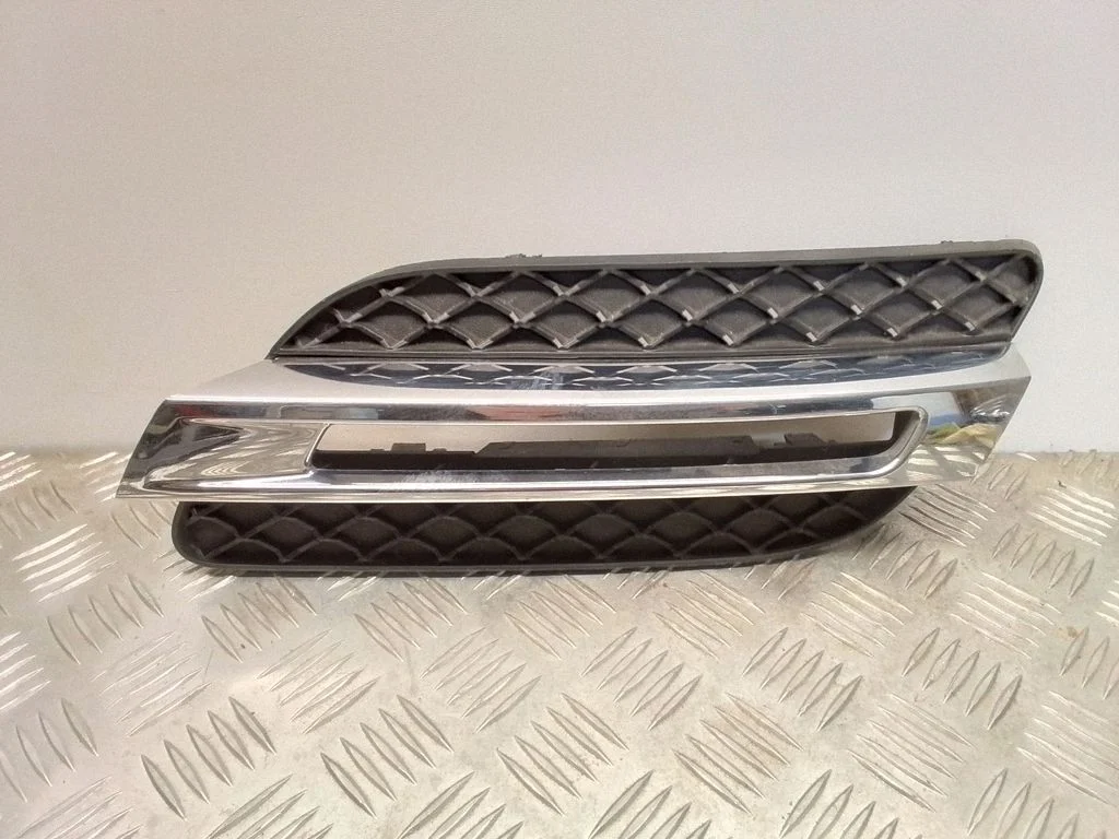 Kratka / ramka halogenu – Mercedes-Benz Klasa ML W166 (2012-2017)