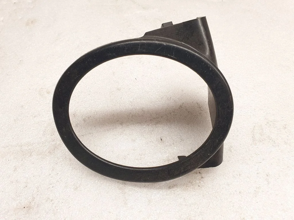Kratka / ramka halogenu – BMW Seria 5 E39 (1996-2003)