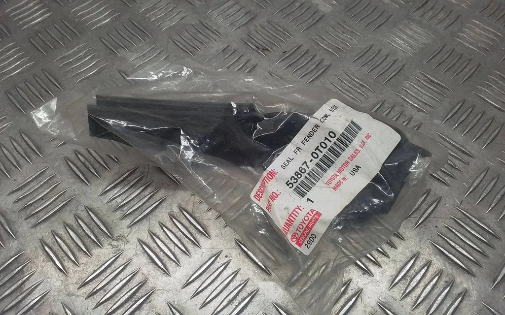 Slotiņu apdare 538670T010