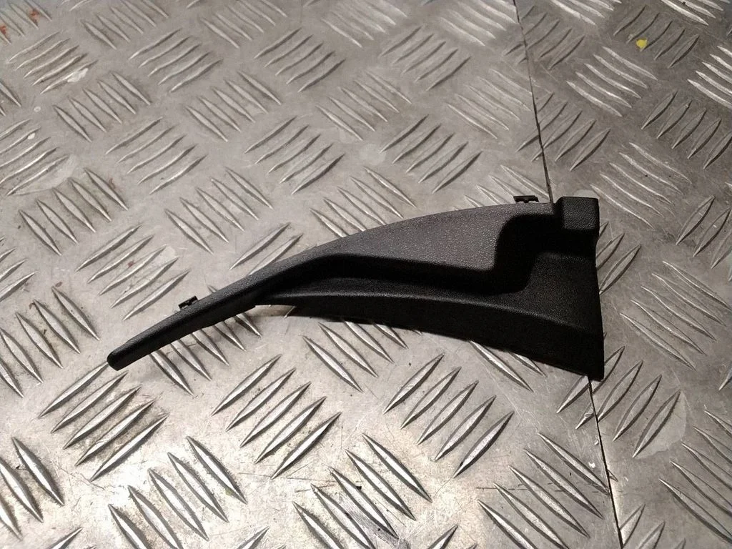 Wiper trim BBM451PC1