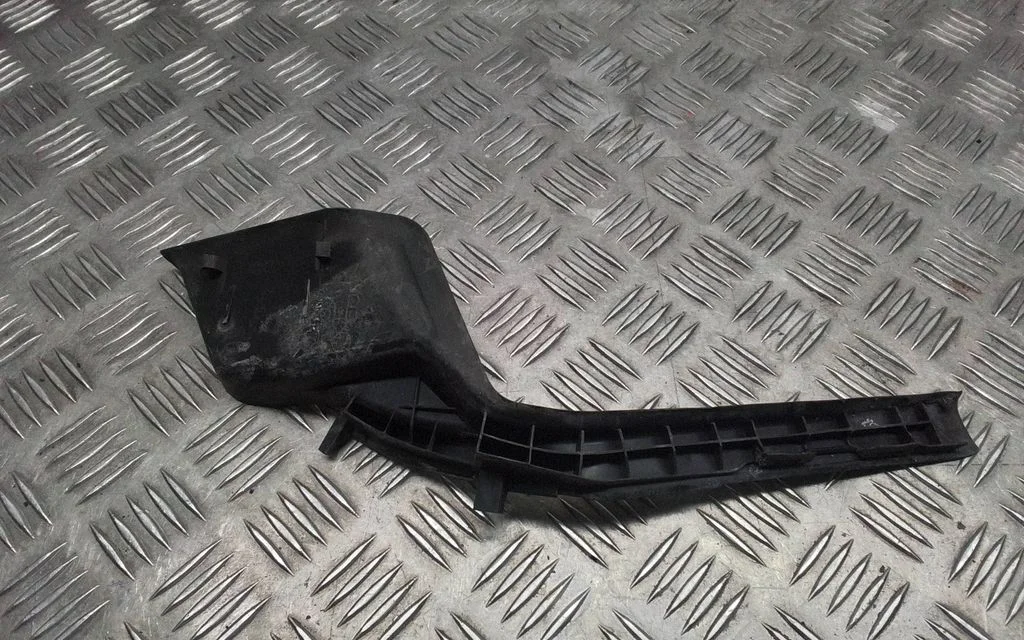 Wiper trim – Toyota RAV 4 (XA50) (2018-)