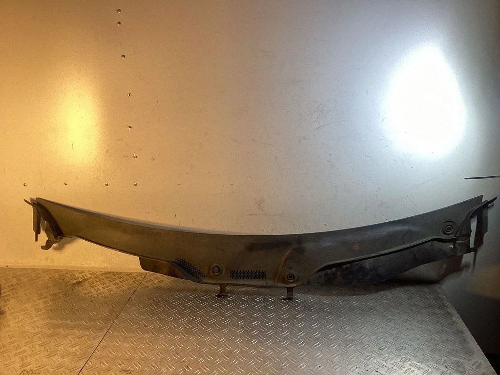 Wiper trim A1648300228