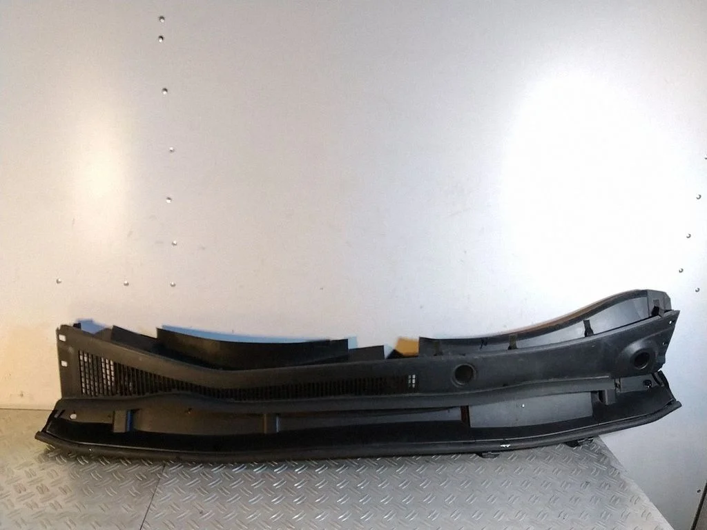 Wiper trim 5578178010