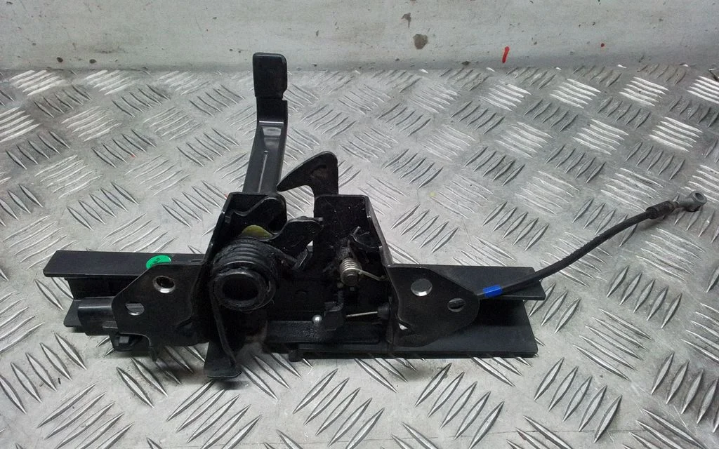 Zamek maski – KIA Niro (2016-2022)