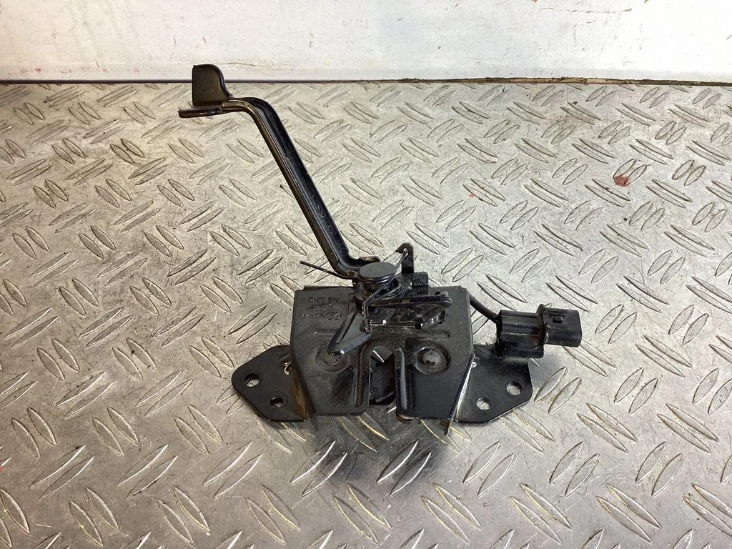 Zamek maski 81130GI000