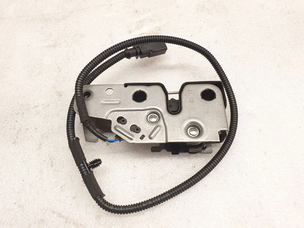 Zamek maski – BMW Seria 5 F10 F11 (2009-2016)