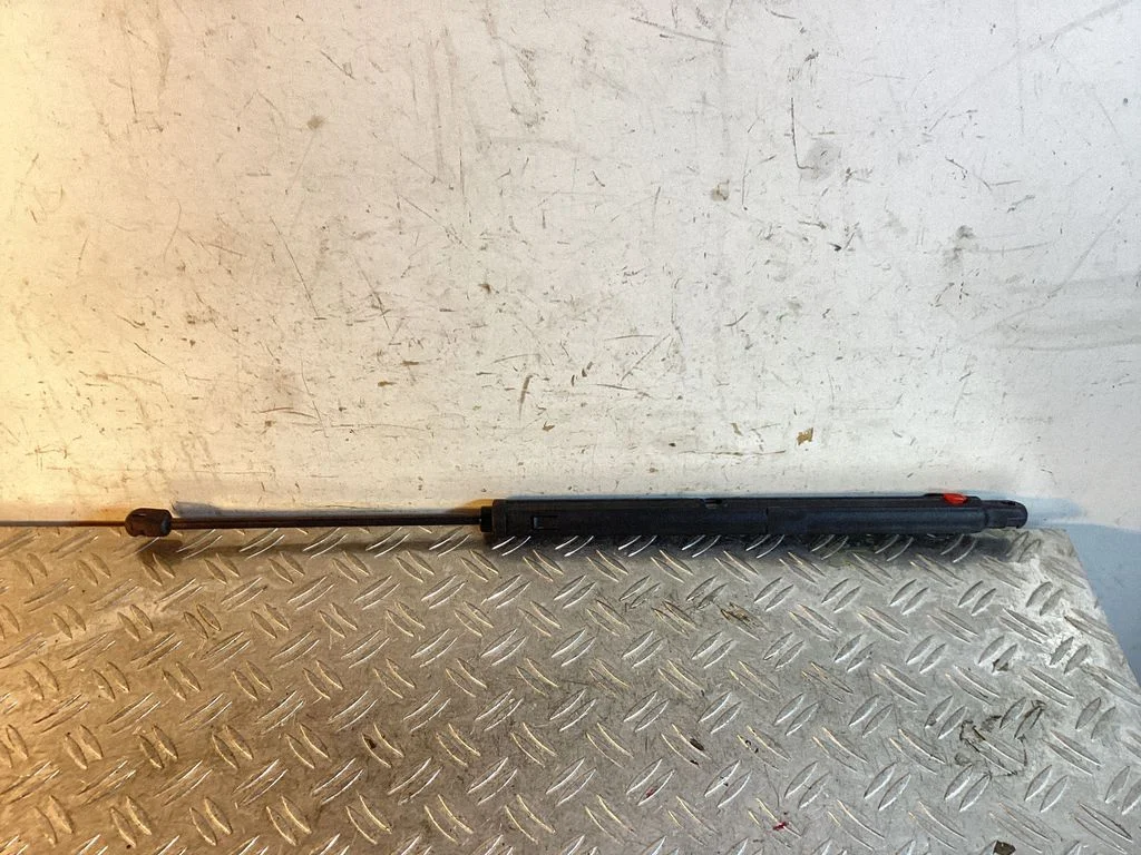Front bonnet/hood damper/strut – Mercedes-Benz C-Class W203 (2000-2007)