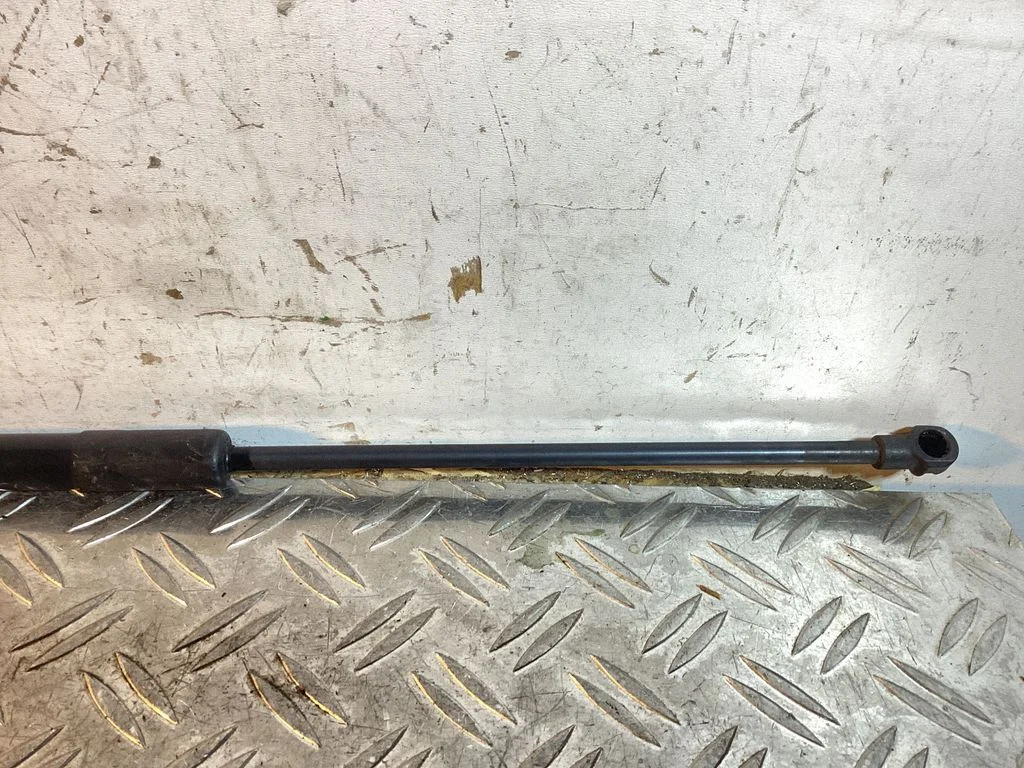Front bonnet/hood damper/strut – Lexus RX III (2008-2015)